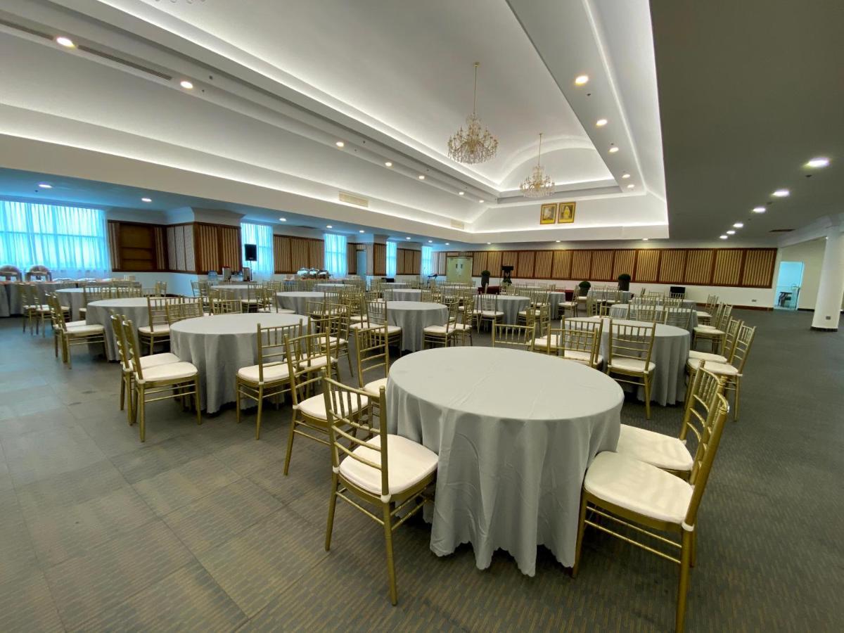 The Lanes Hotel Tutong Ngoại thất bức ảnh