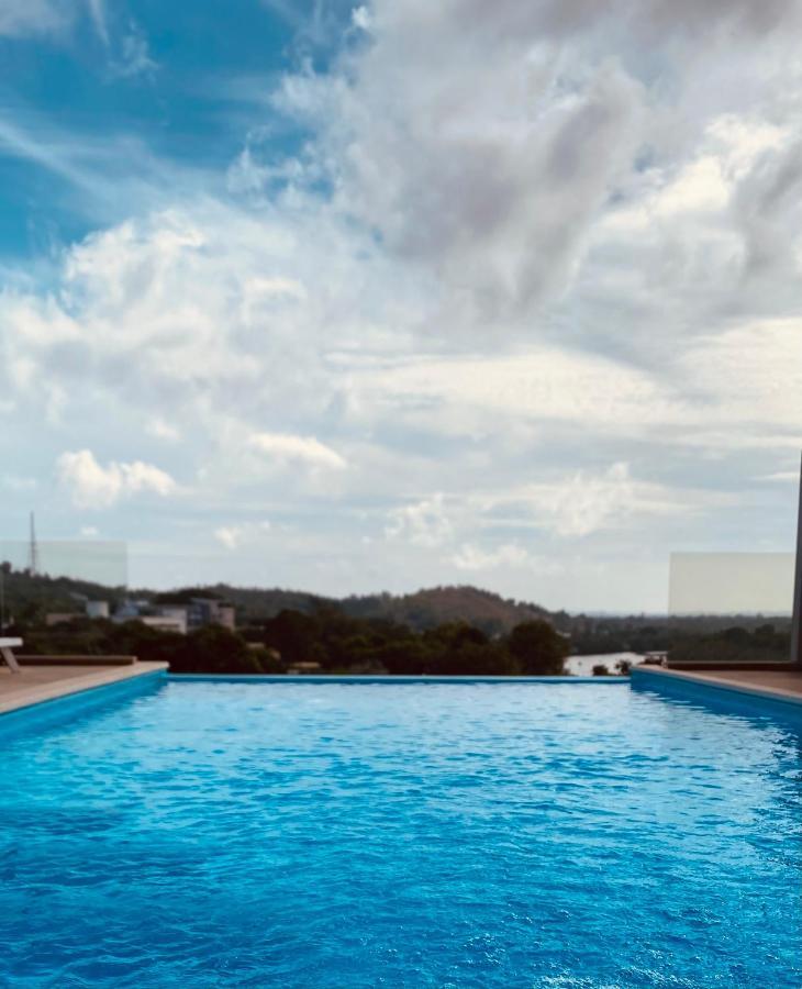 The Lanes Hotel Tutong Ngoại thất bức ảnh