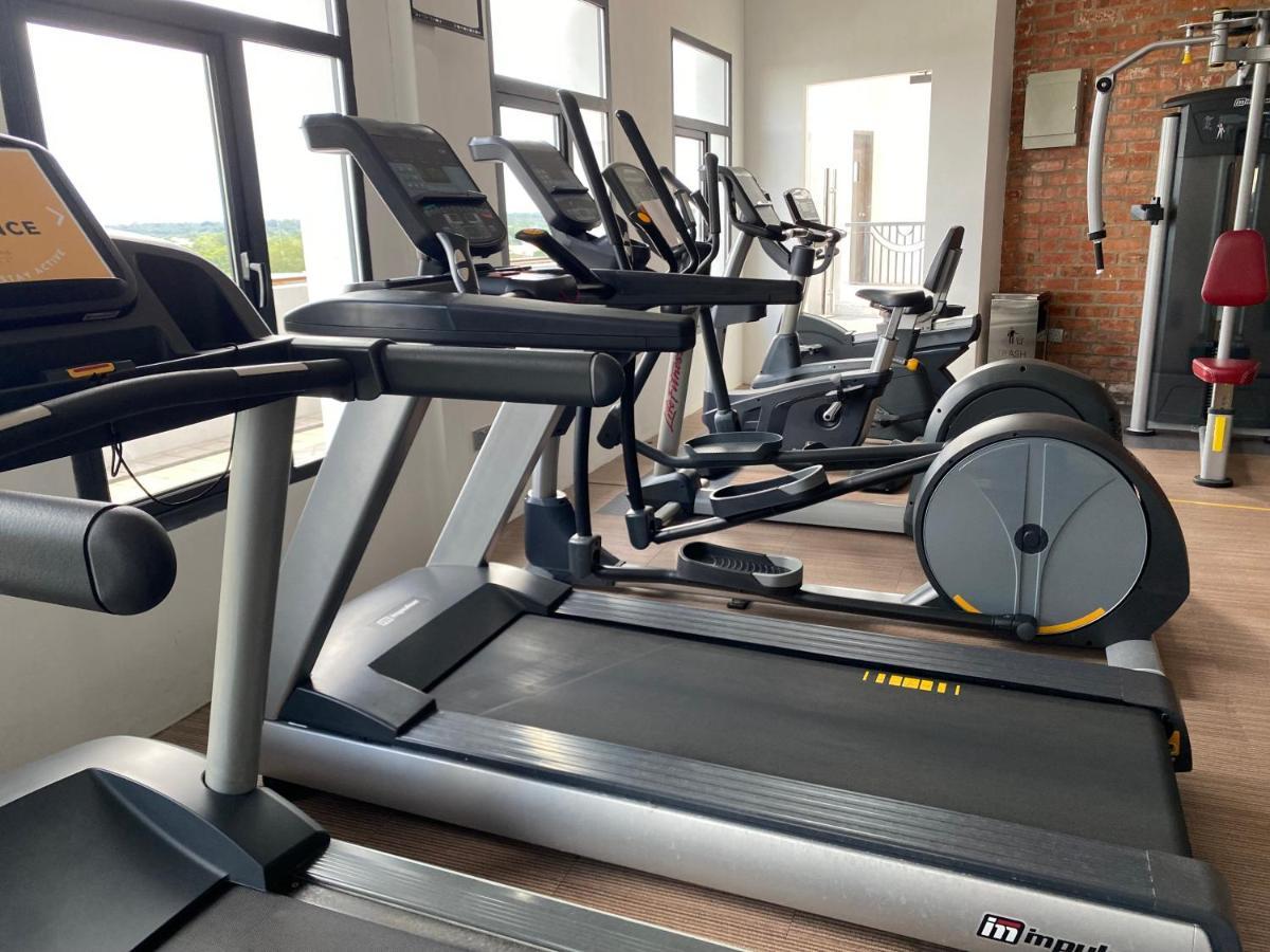The Lanes Hotel Tutong Ngoại thất bức ảnh