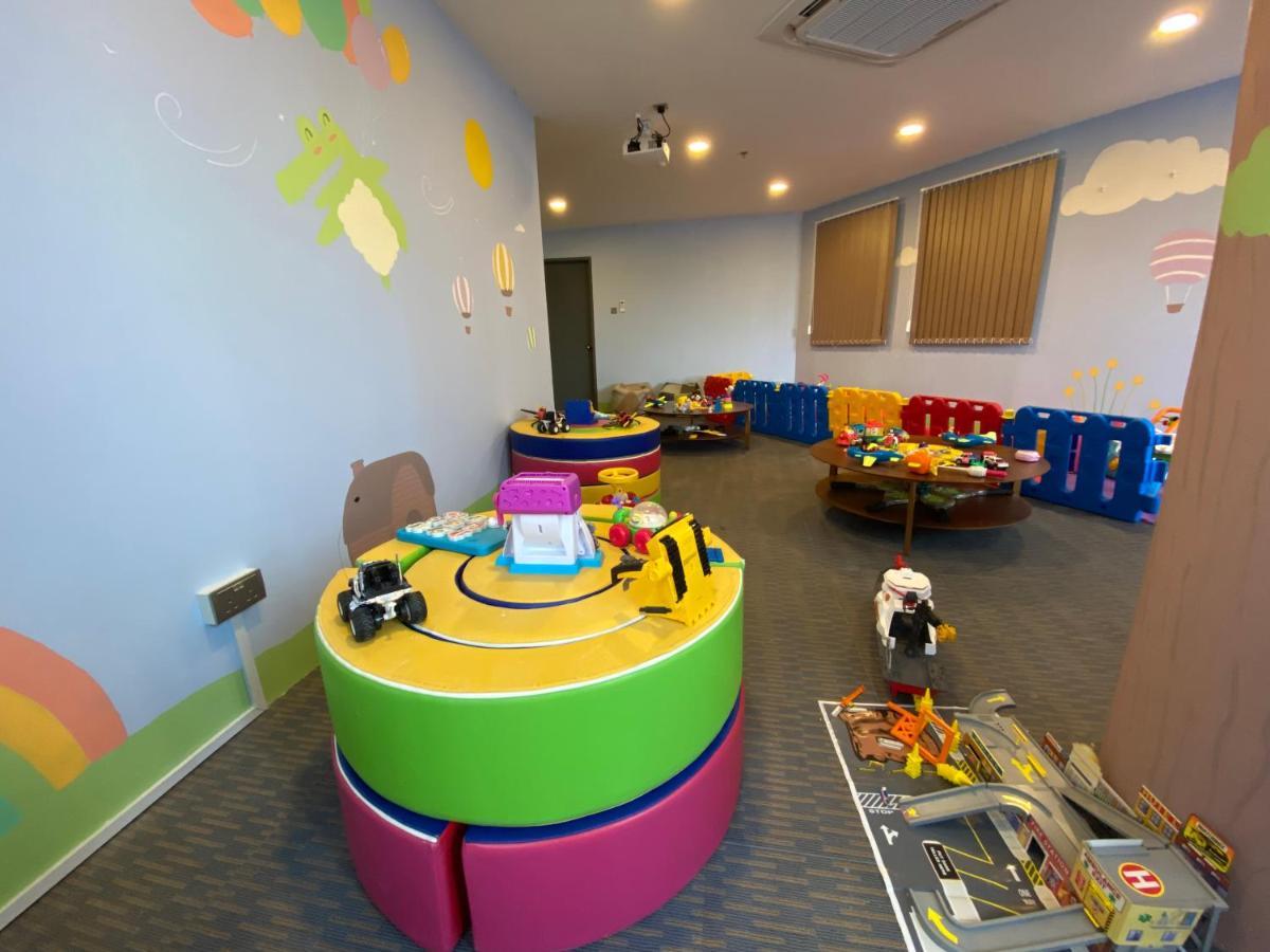 The Lanes Hotel Tutong Ngoại thất bức ảnh