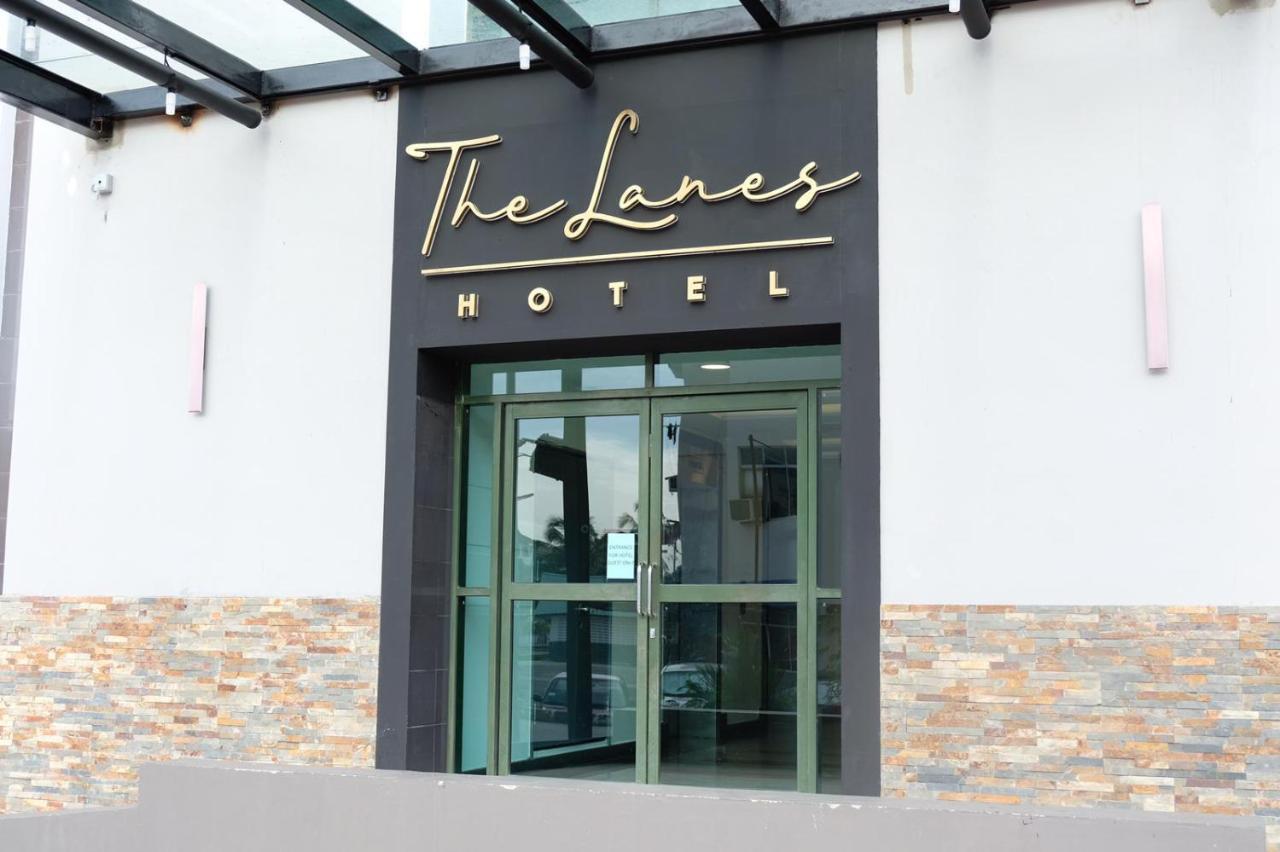 The Lanes Hotel Tutong Ngoại thất bức ảnh
