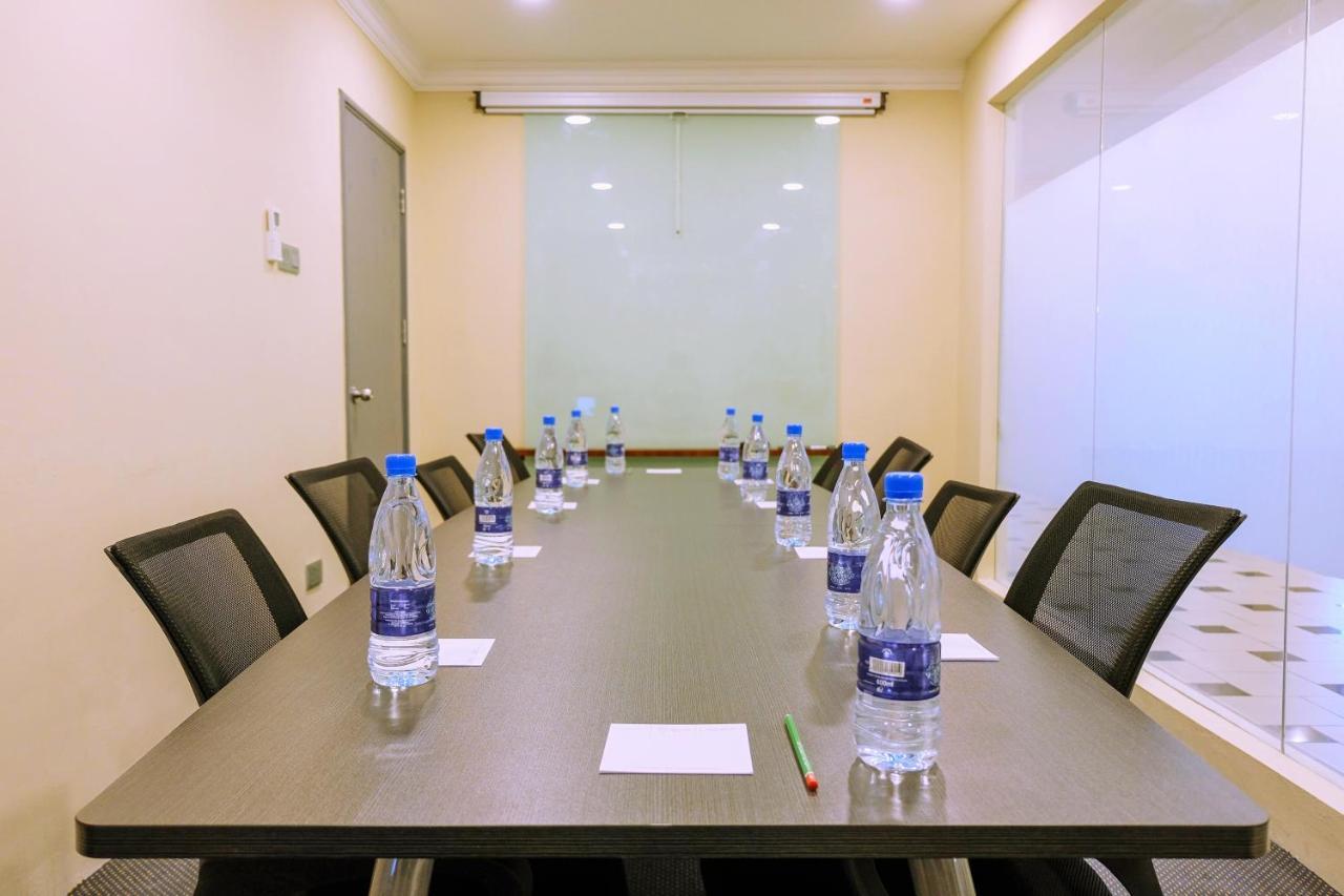 The Lanes Hotel Tutong Ngoại thất bức ảnh
