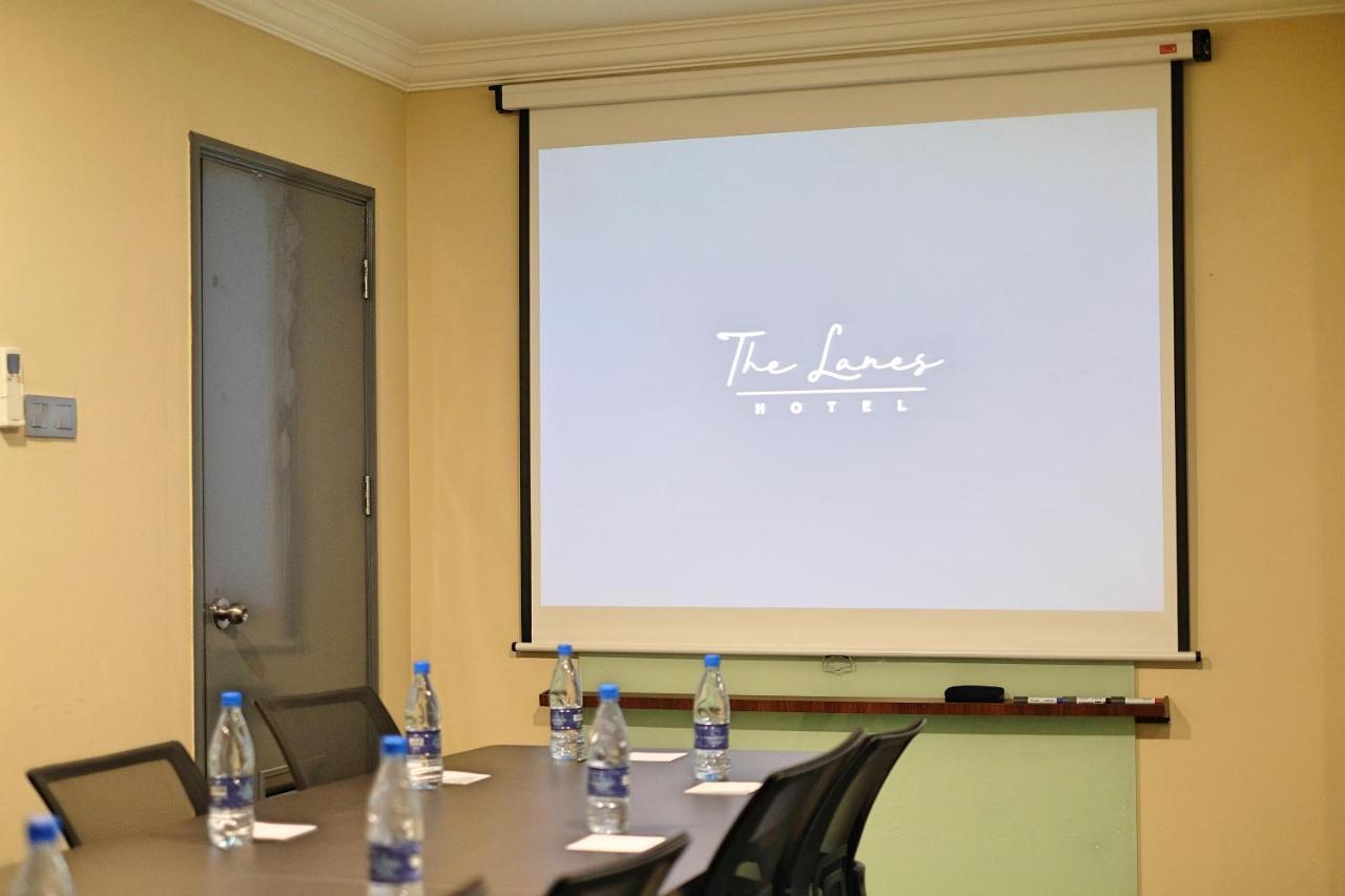 The Lanes Hotel Tutong Ngoại thất bức ảnh